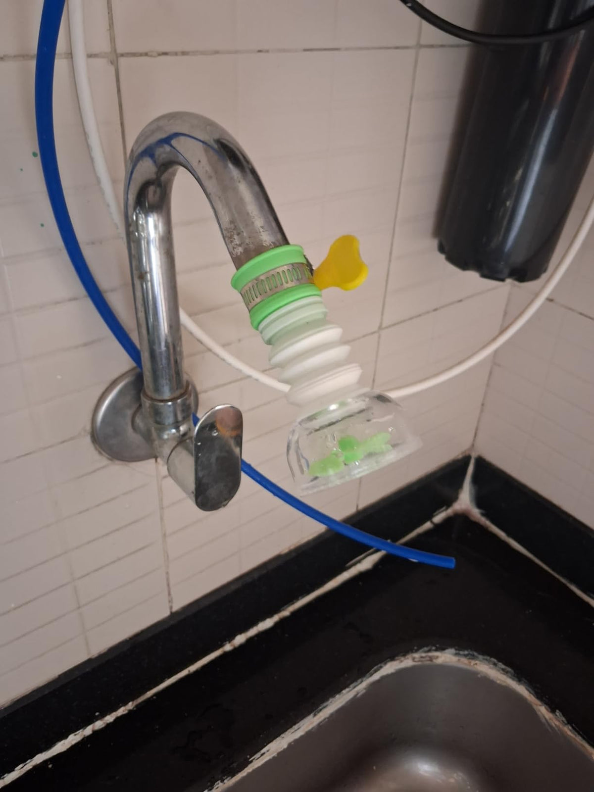 Water Saving Movable Sink Faucet Expandable.